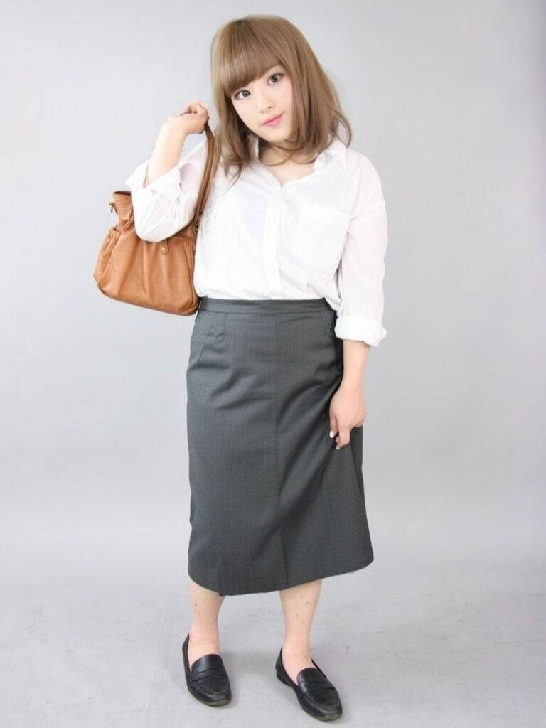 憧れの熟女上司・美咲さん
首の下は、秘密の熟れ色
著：古都礼奈