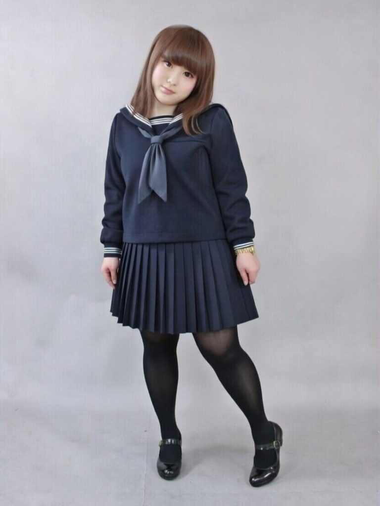 美咲の姿でいつの間にかセーラー服を纏っていた悠人
著者：古都礼奈